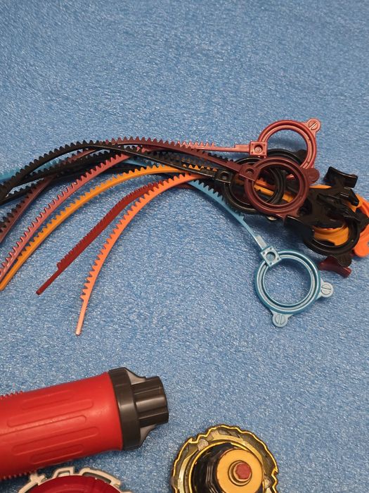 BeyBlade Originali Anii 2009-2010 + Accesorii