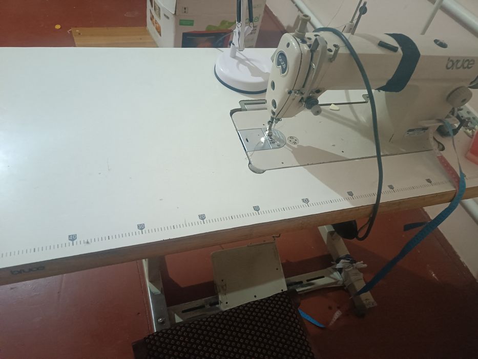 Швейная машинка Bruce