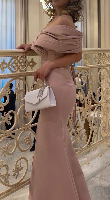 Шикарное платье русалка на выпускной, из формодержащей ткани