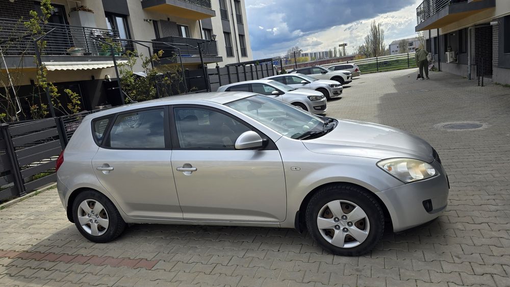 Vând Kia Ceed 2009 unic proprietar