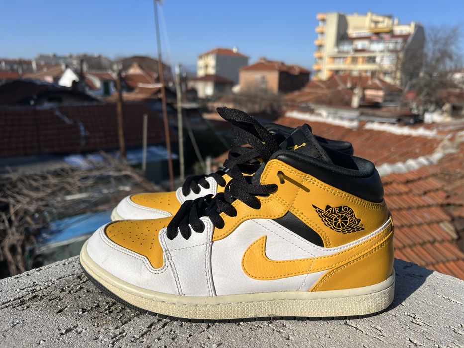 Nike Air Jordan 1 Retro 42 University Gold