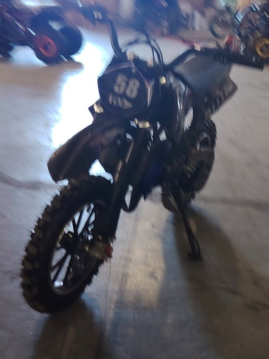 Cross 49cc nou cu stikerele dezlipite crossul este nou
