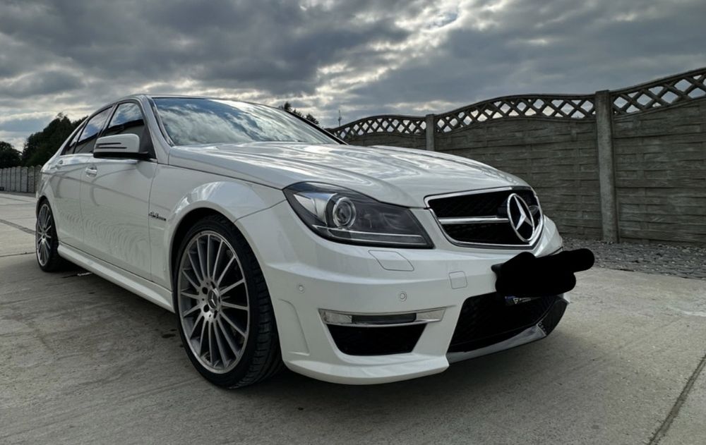 Mercedes Benz W204 6.3 AMG