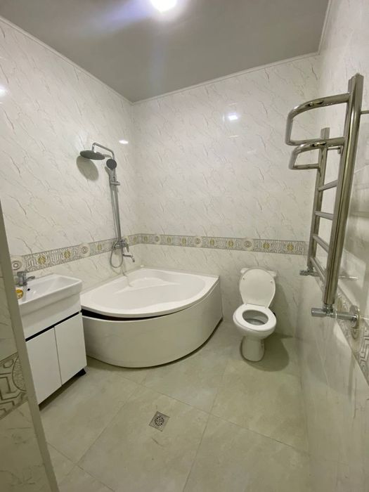 Парвозда 2 та ховли 2.8 сотихдан