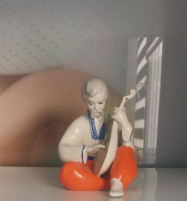 Фарфоровые статуэтки.