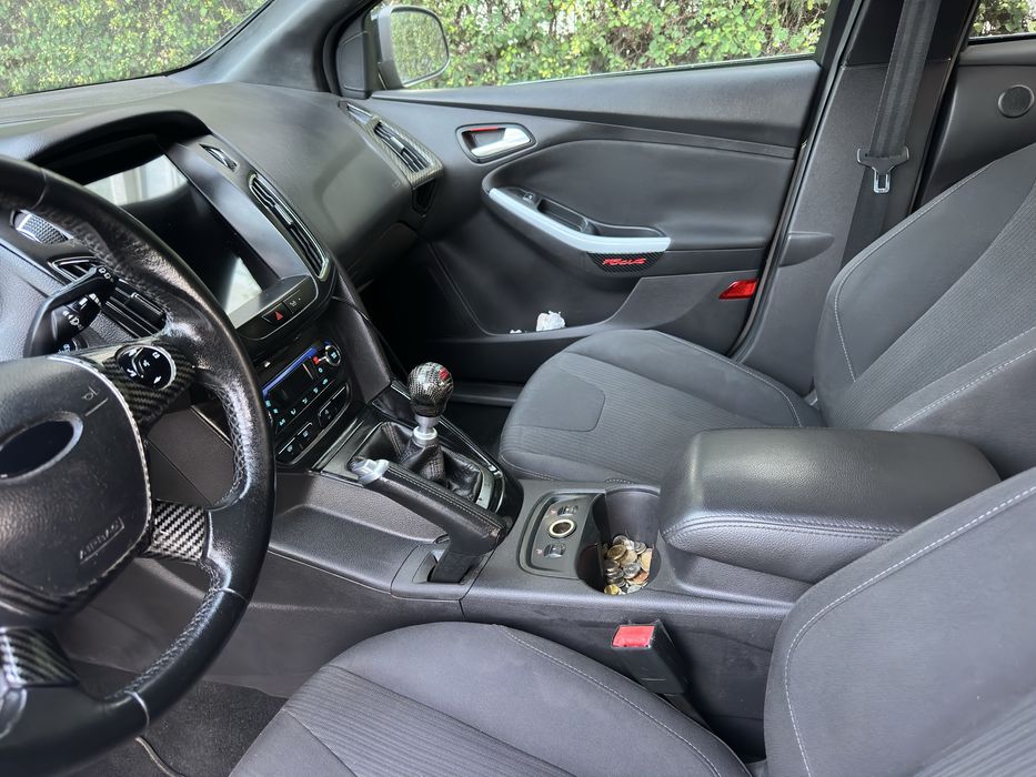 Ford Focus 1.6 Turbo 230 cp