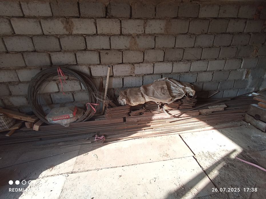 Швеллер,арматура  сатылады.