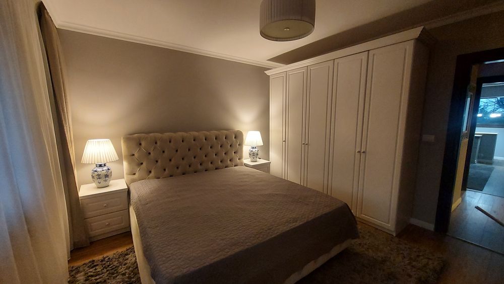 Inchiriez apartament, 3 camere, Bd Libertatii, ultracentral