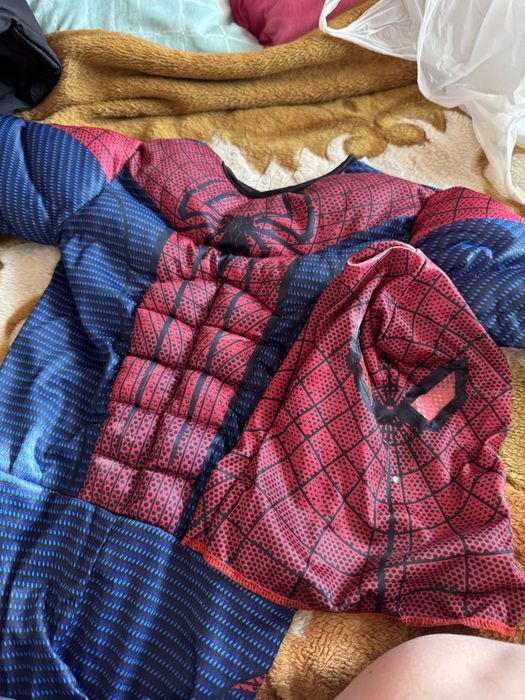 Продам косюм человека поука