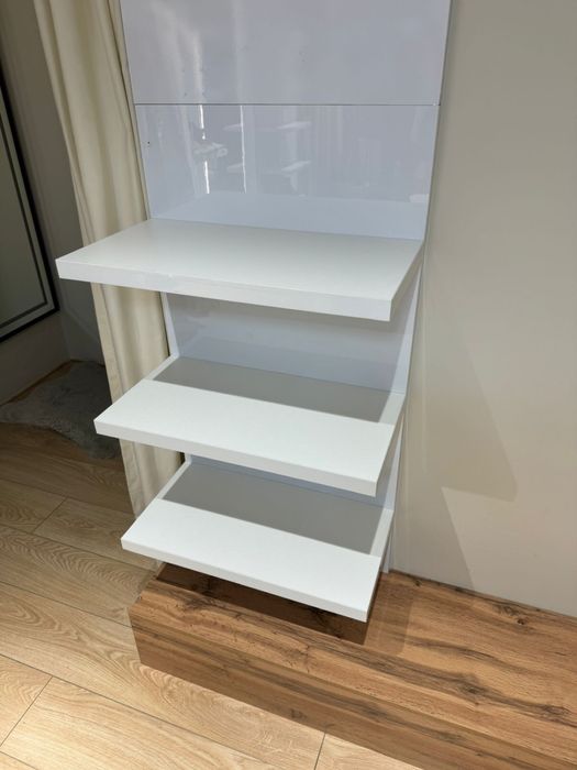 Стеллжи для бутика