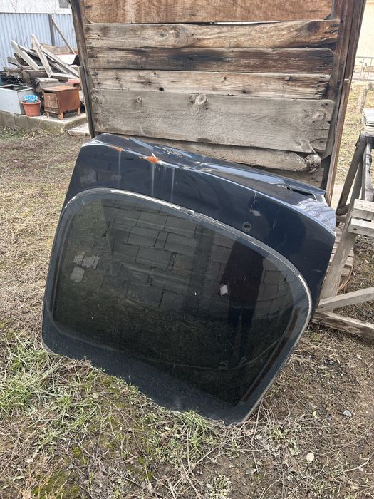 Заднее стекло тойота карина е