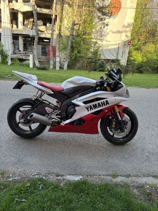 Yamaha YZF R6 rj11