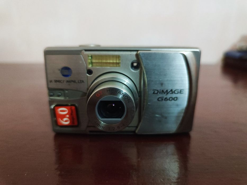 Цифровой фотоаппарат Konica Minolta DiMAGE G600