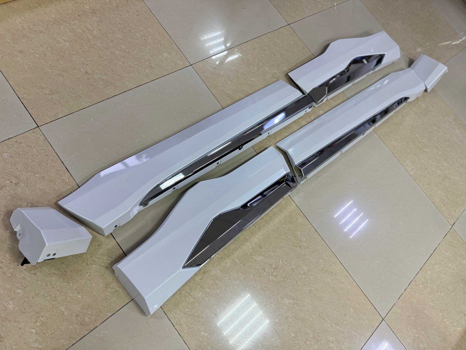Молдинги на двери Toyota RAV4 (2019-)