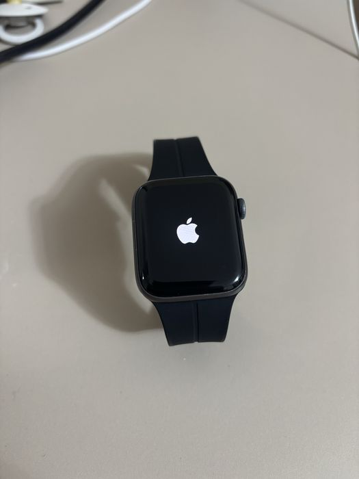 Продам apple watch se