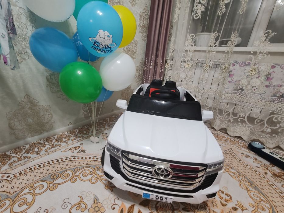 Детский электромобиль