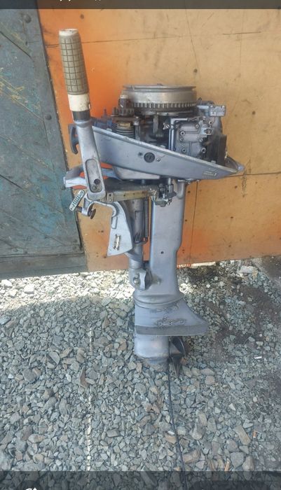 Продам мотор на лодку evinrude 6
