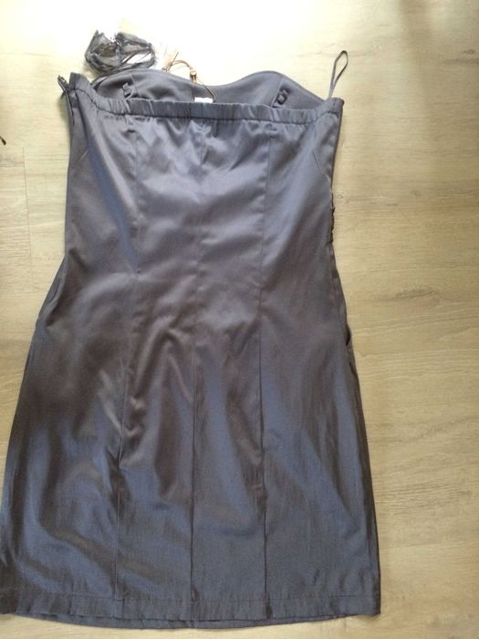 Нова сатенена рокля.