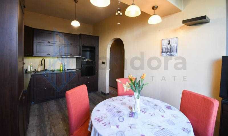 Дава се под наем Четиристаен апартамент в София, Център - 135 кв.м за 750 € - Снимка #1