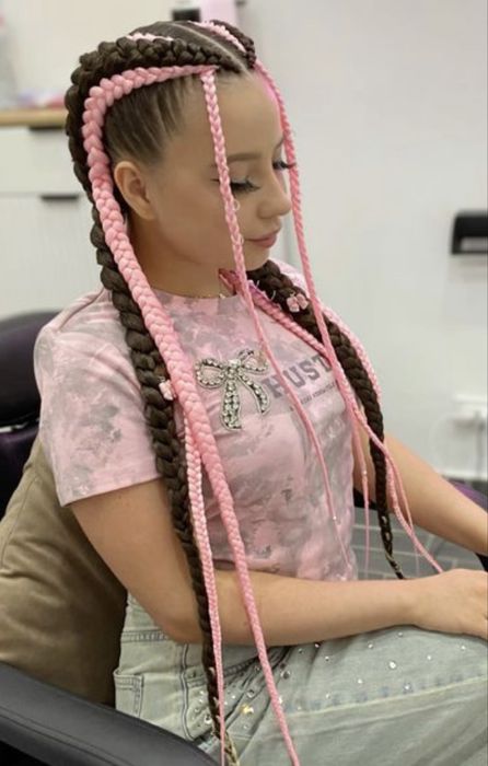 Codițe afro, împletituri moderne – stil unic pentru toate vârstele!