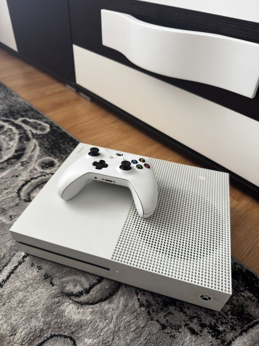 XBOX ONE S 500GB SSD 2 CONTROLLERE