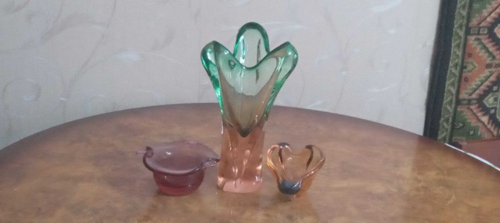 Вазы из цветного стекла