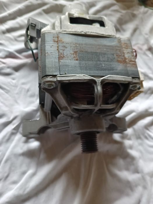 Движок от стирального машики.