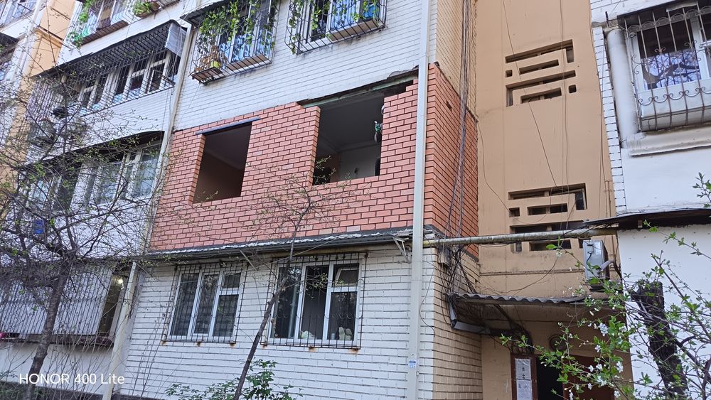 Balkon ga g'isht teramiz ablisofka