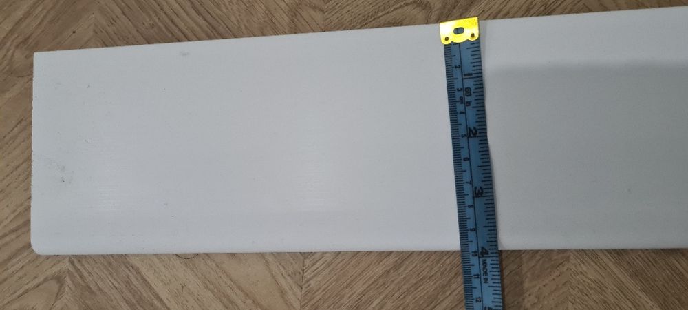 Плинтус б/у, цвет светлый