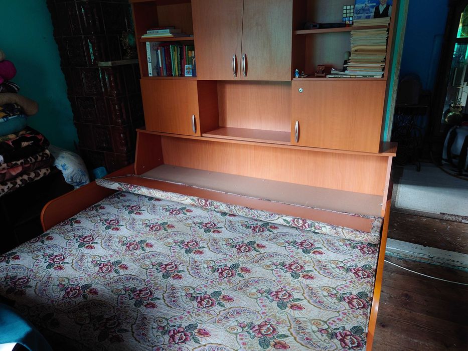 Vand 2 paturi cu spatiu de depozitare