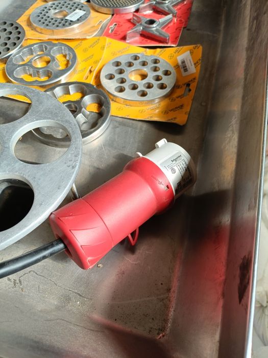 Mașină de tocat carne nr.32 și 42(D114)full inox.