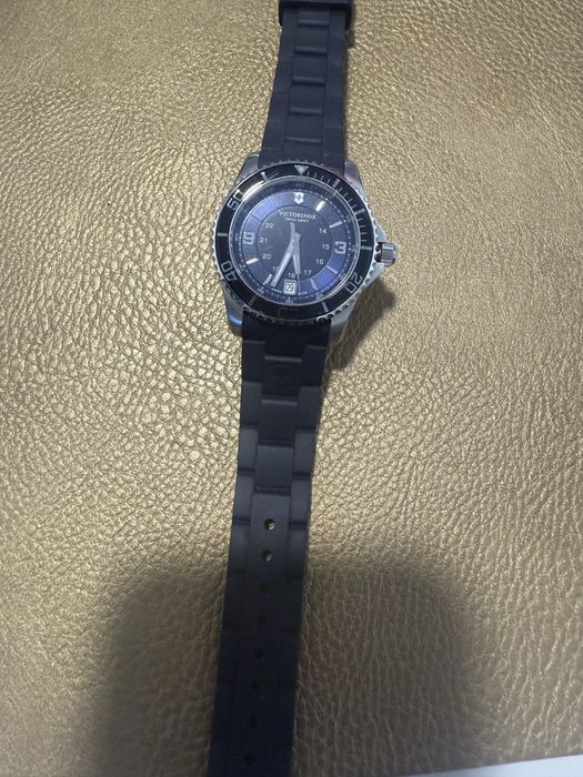 Vand ceas victorinox seria 241610 nou