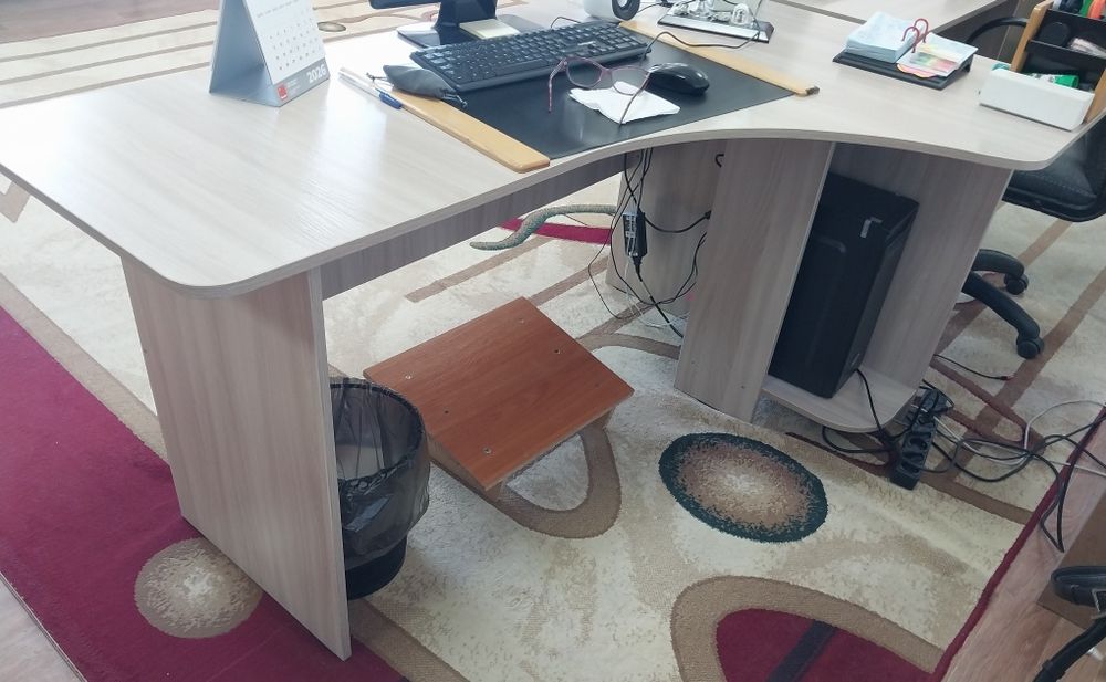 Продам офисную мебель