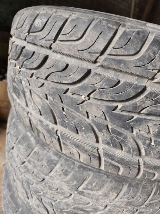 Комплект покрышек  на 20