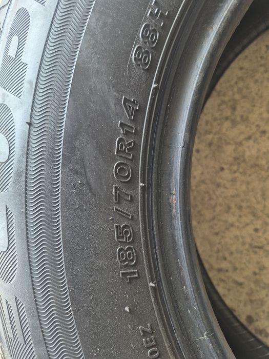 Продам летнию резину 185/70/14 Bridgestone