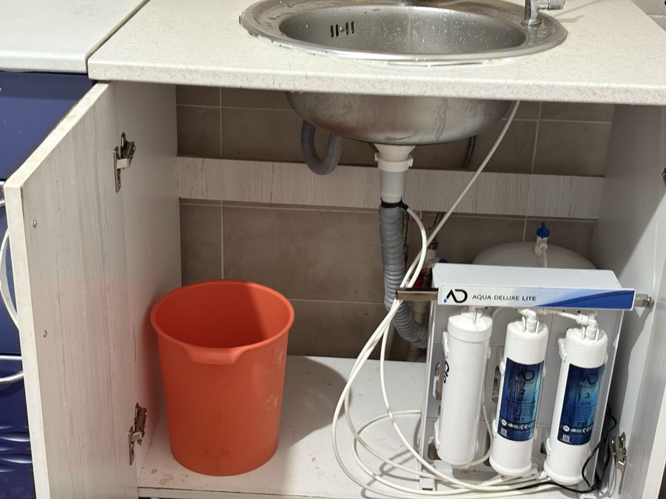 Кухконный гарнитур , вместе с мойкой