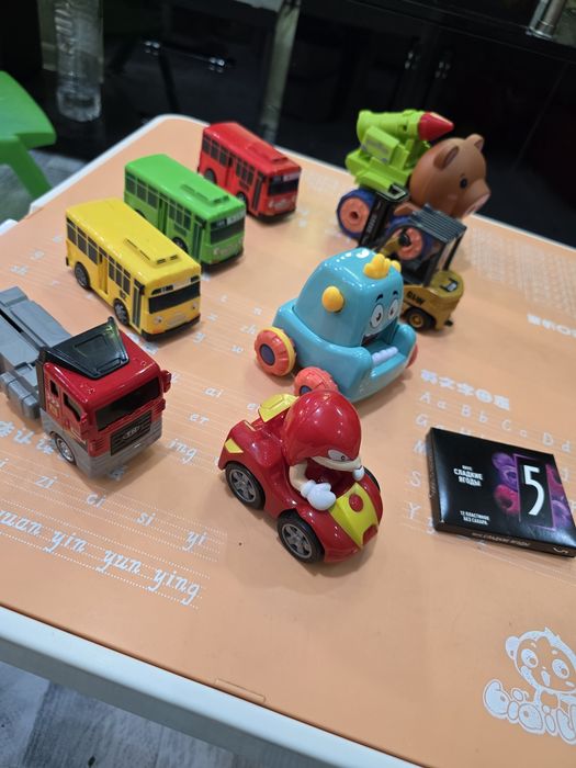 Игрушки машинки разные