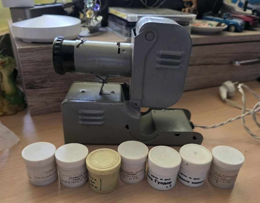 Детски приказки - филмчета плюс подарък  прожекционен апарат с забележ