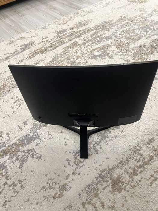 Монитор 24 дм изогнутый