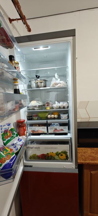 Продам классный холодильник