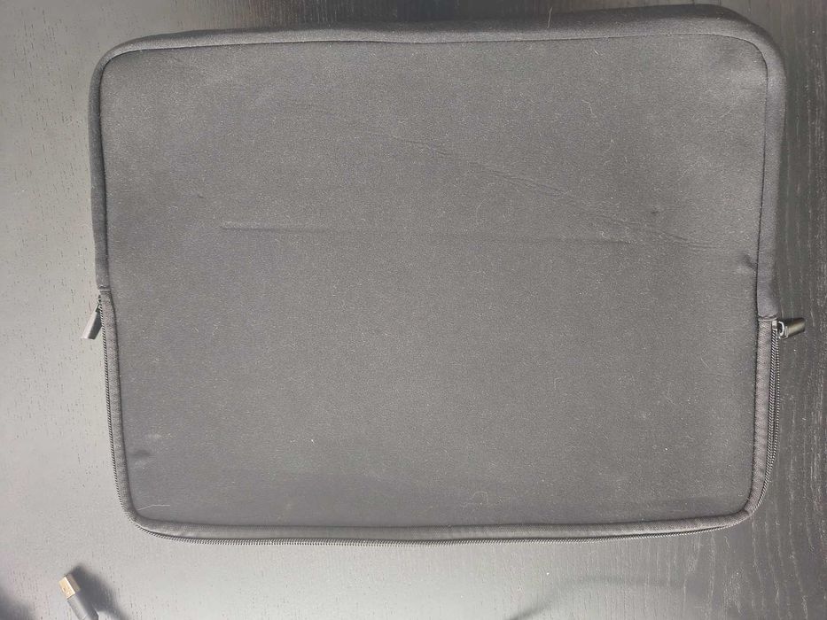Vând Laptop Refurbished 2 in 1 + husă
