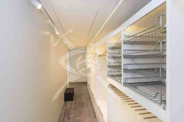 Продава се Тристаен апартамент в Бургас, Лазур - 166 кв.м за 3687 €/кв.м - Снимка #7