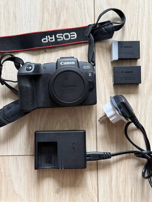 Беззеркалка Canon RP body