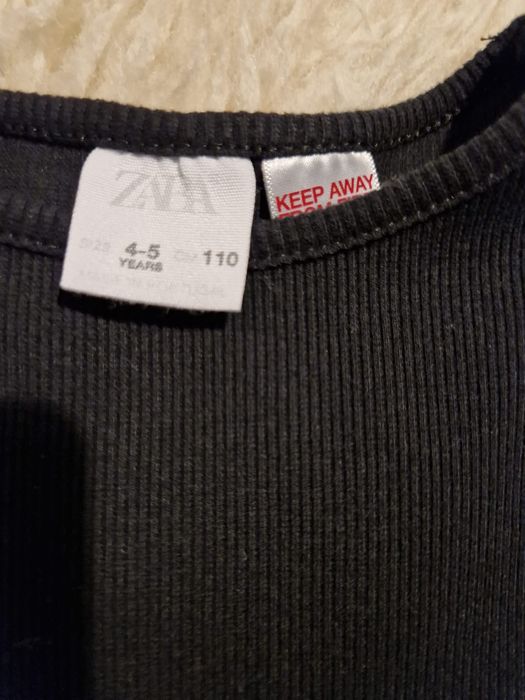 Vand 2 rochite Zara marimea 110