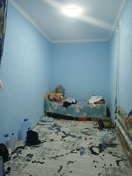 Барданкулда.Юкори чирчик тумани.1.5соток 2хона.йулдан 300метр кирилади