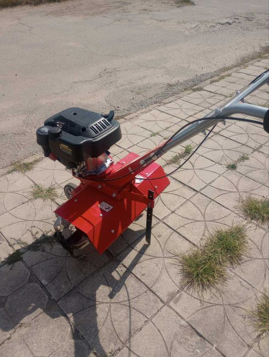 Продавам бензинова мотофреза HECHT 746, 60 см.