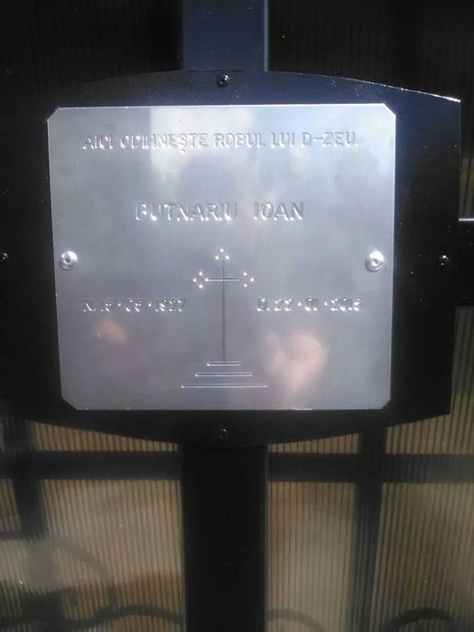 Cruce din fier pentru mormânt