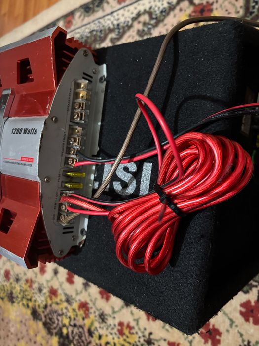 Vand subwoofer auto cu statie shark de 1200W