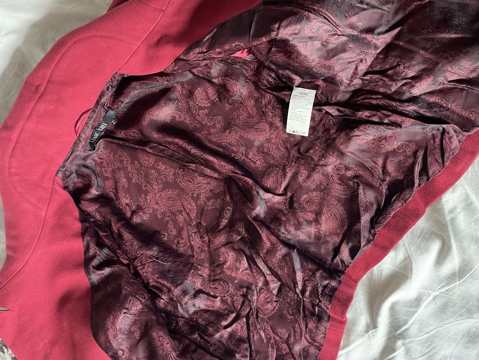 Червено палто, много запазено