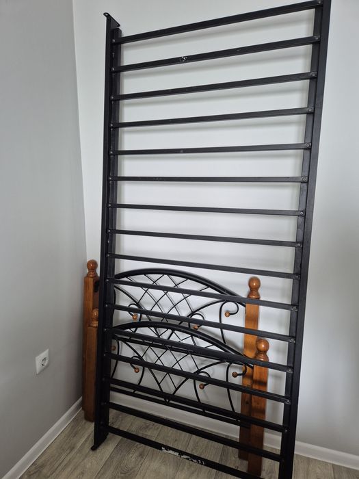 Кповать малайзиский